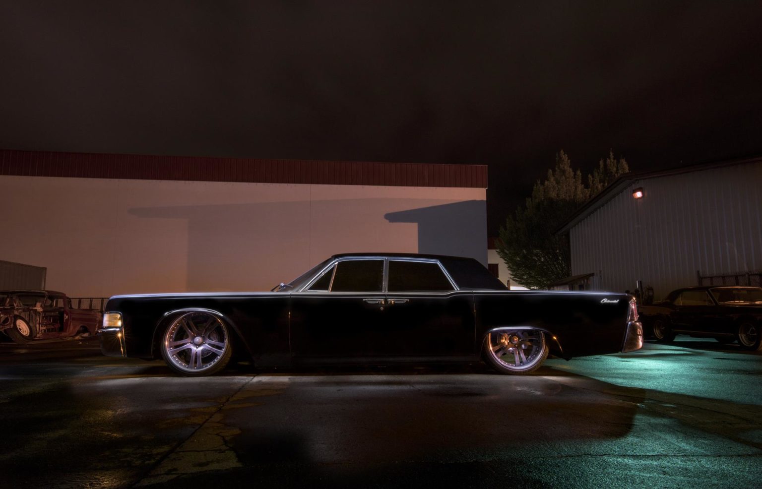 Metalworks Classic Auto Speed Shop Lincoln Continental