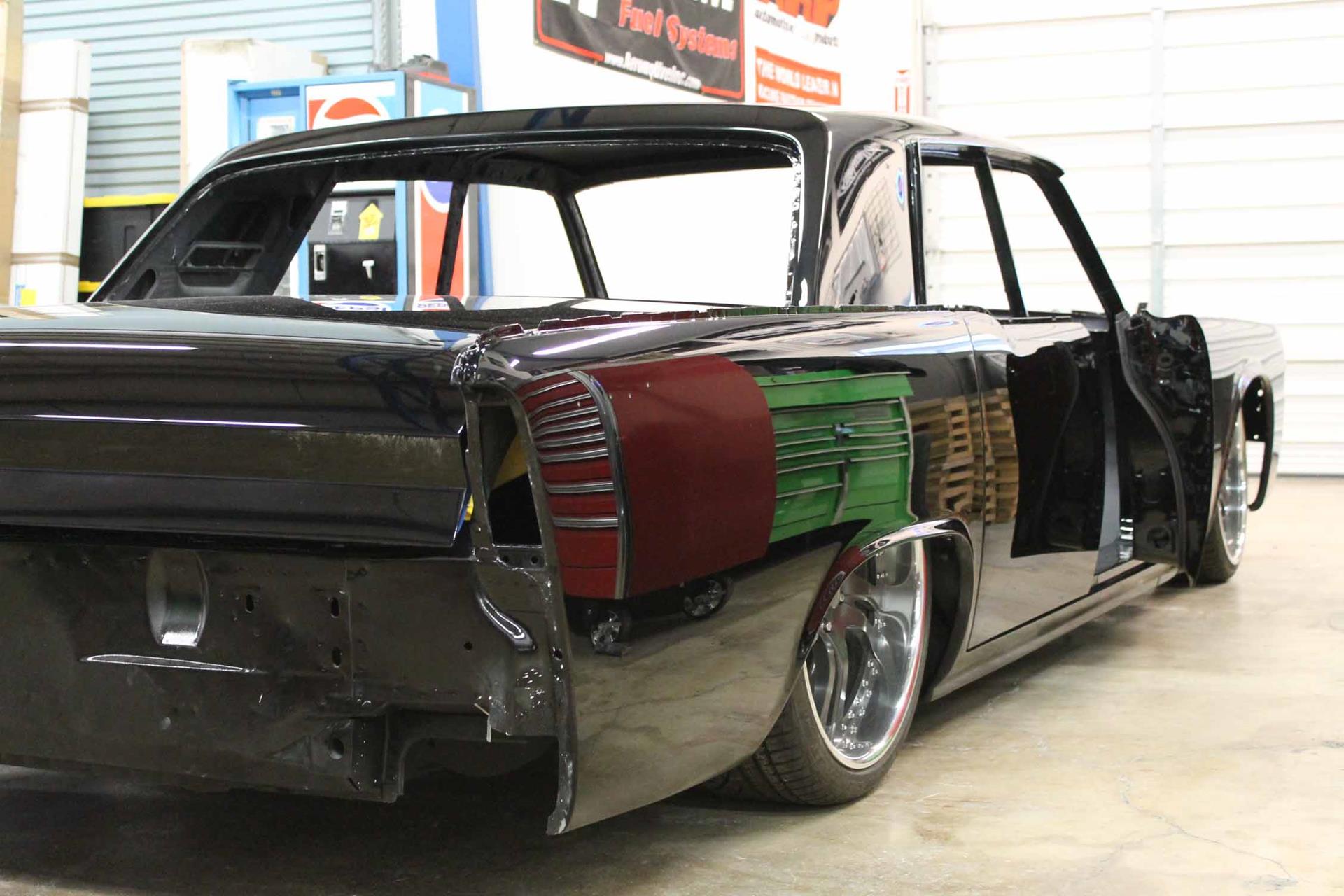 MetalWorks Classic Auto & Speed Shop 1965 Lincoln Continental